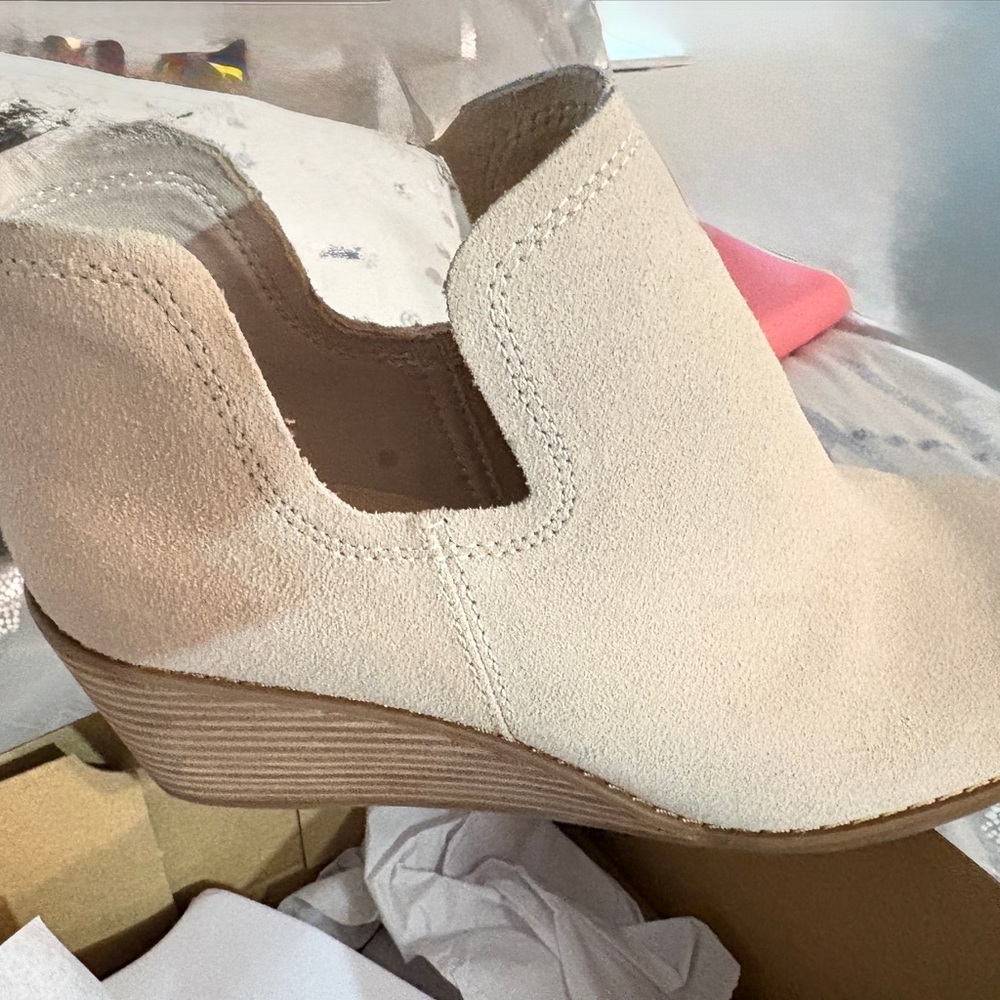 Toms Women's Beige Ankle Booties